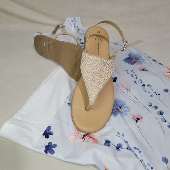 Thong Sandals - Picture 3 of 3